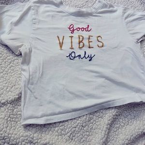 ✌️ GOOD VIBES ONLY TSHIRT ✌️